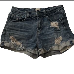 Small Sneak Peak Shorts high rise